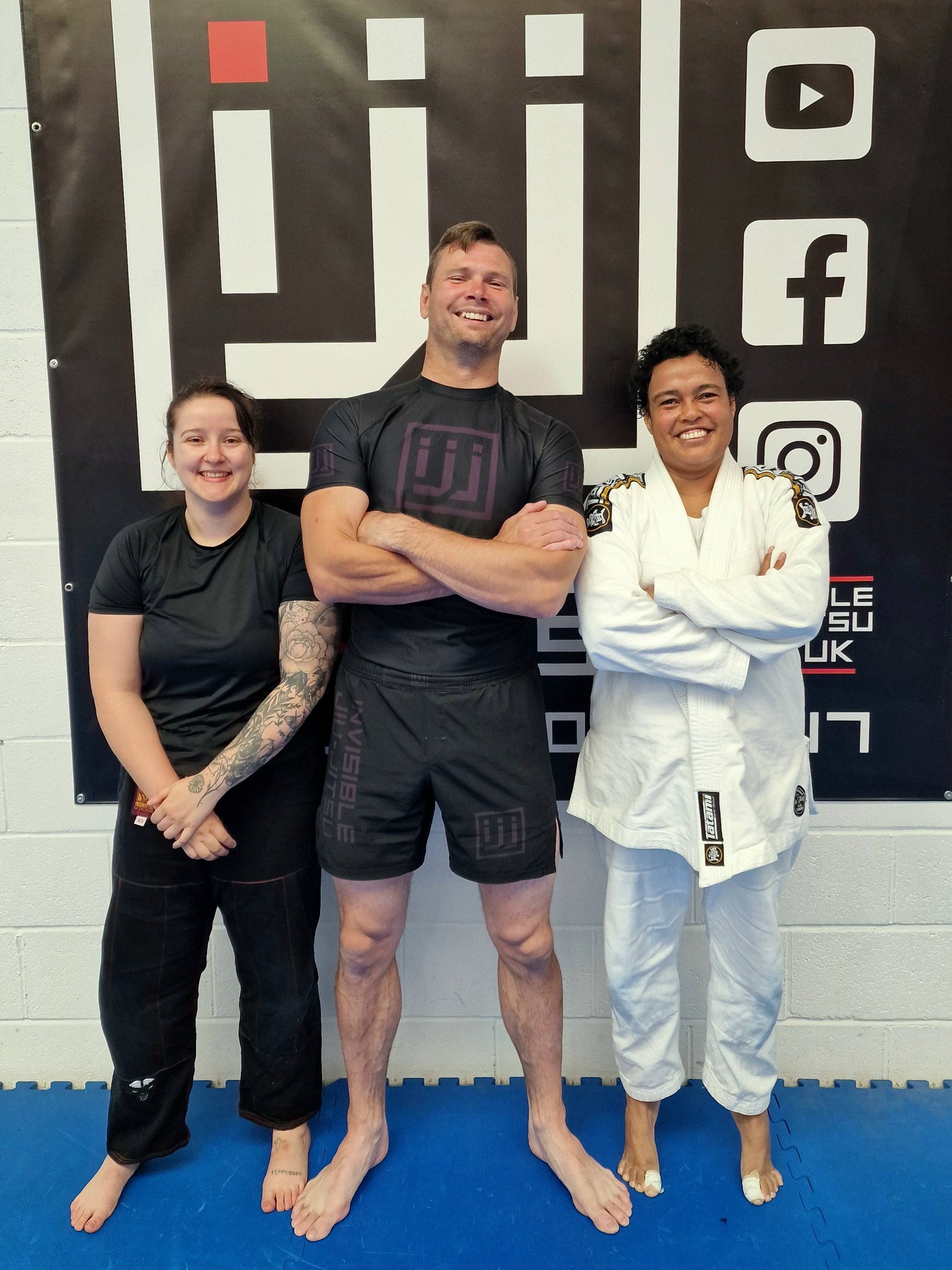 Invisible Jiu Jitsu academy burton on trent. BJJ, martial arts and self defence for ladies Only