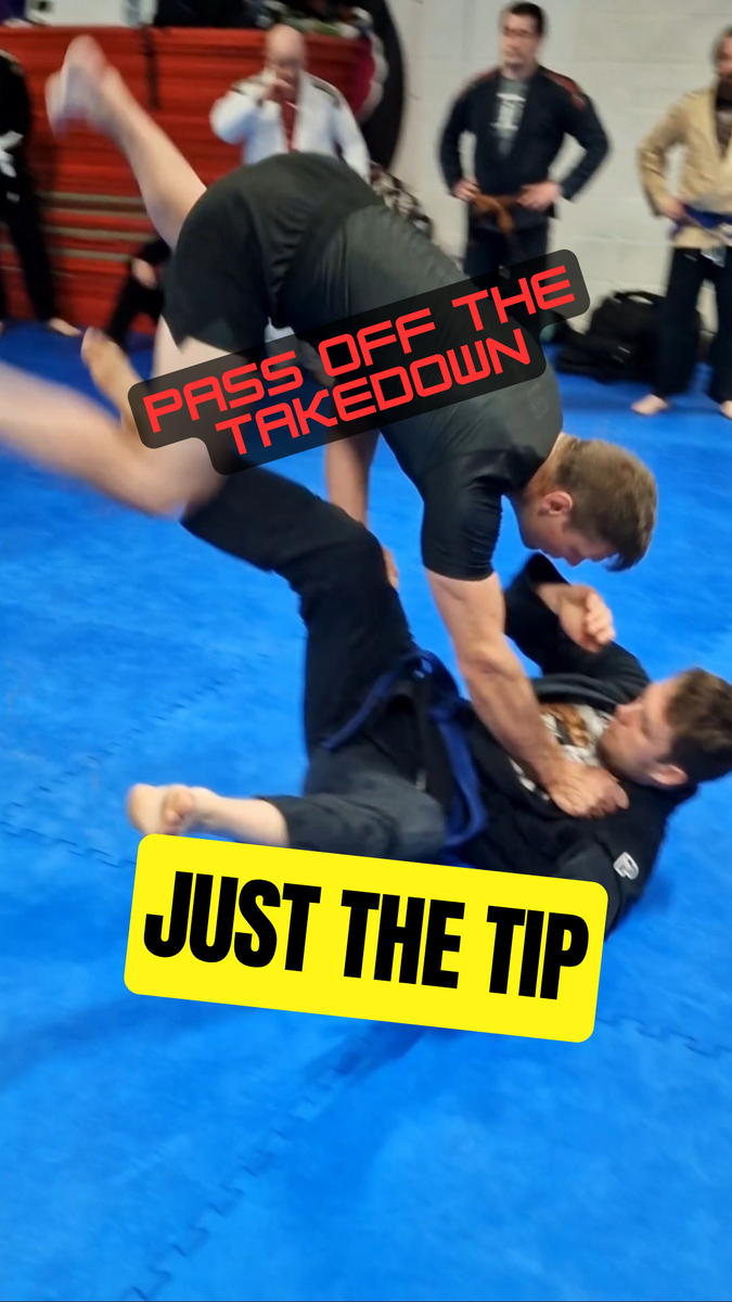 Jumping X Pass vs Knee Cut – Invisible Jiu Jitsu